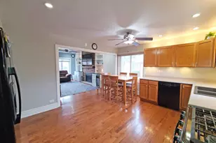 5831 W 109th St, Chicago Ridge, IL 60415 - Photo 11