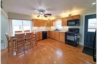 5831 W 109th Street, Chicago Ridge, IL 60415 - Photo 9
