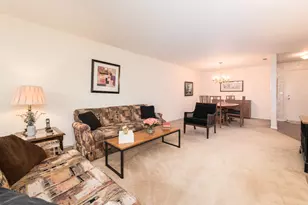 8101 W Courte Dr, Niles, IL 60714 - Photo 5