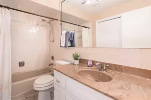 8101 W Courte Dr, Niles, IL 60714 - Photo 17