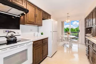 8101 W Courte Dr, Niles, IL 60714 - Photo 9
