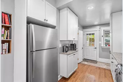 4949 W Winona Street, Chicago, IL 60630 - Photo 9