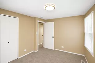 1796 Queensbury Cir, Hoffman Estates, IL 60169 - Photo 19