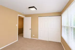 1796 Queensbury Cir, Hoffman Estates, IL 60169 - Photo 17