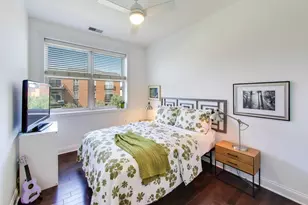 2330 W St Paul Ave, Chicago, IL 60647 - Photo 13