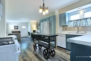 1534 Henry Pl, Waukegan, IL 60085 - Photo 7