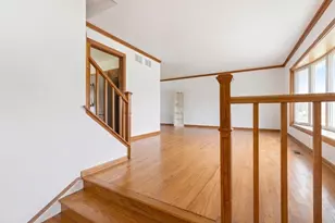 762 Oakwood Dr, Westmont, IL 60559 - Photo 3