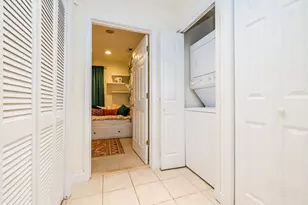 3750 N Wilton Ave, Chicago, IL 60613 - Photo 13