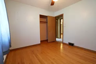 8808 S Pleasant Ave, Hickory Hills, IL 60457 - Photo 17