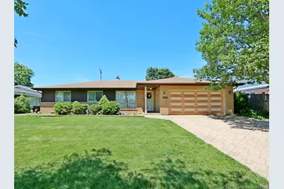 8808 S Pleasant Avenue, Hickory Hills, IL 60457 - Photo 1