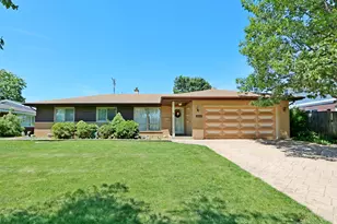 8808 S Pleasant Ave, Hickory Hills, IL 60457 - Photo 1