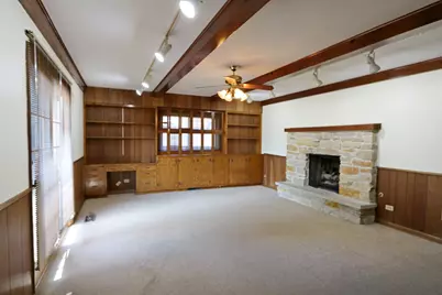 8808 S Pleasant Avenue, Hickory Hills, IL 60457 - Photo 5