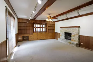 8808 S Pleasant Ave, Hickory Hills, IL 60457 - Photo 5