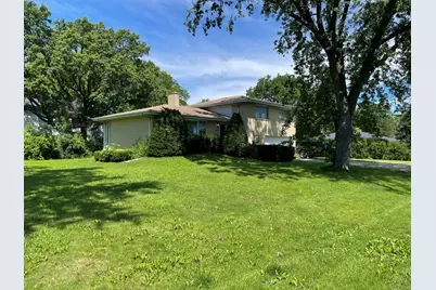 10 E Leon Lane, Prospect Heights, IL 60070 - Photo 3