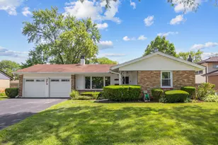 79 Eden Rd, Elk Grove Village, IL 60007 - Photo 23