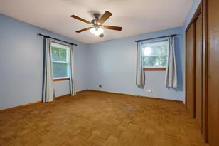 79 Eden Rd, Elk Grove Village, IL 60007 - Photo 17