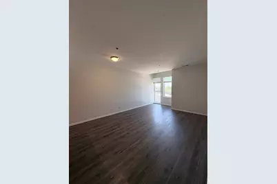 625 Deerfield Road #402, Deerfield, IL 60015 - Photo 7