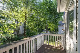 267 W Treehouse Ln, Round Lake, IL 60073 - Photo 11