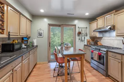 267 W Treehouse Lane, Round Lake, IL 60073 - Photo 5