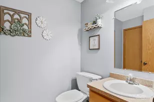 610 High Grove Dr, Minooka, IL 60447 - Photo 5