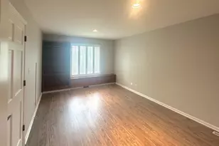670 Leslie Ct, Carol Stream, IL 60188 - Photo 9
