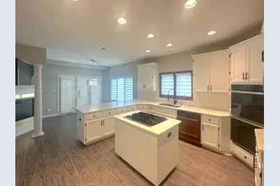670 Leslie Court, Carol Stream, IL 60188 - Photo 3