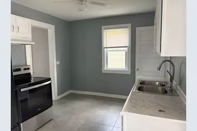 1122 17th Street, Rockford, IL 61104 - Photo 3