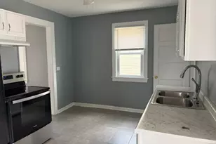 1122 17th St, Rockford, IL 61104 - Photo 3