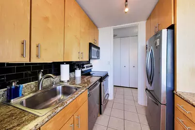 655 W Irving Park Road #3117, Chicago, IL 60613 - Photo 7