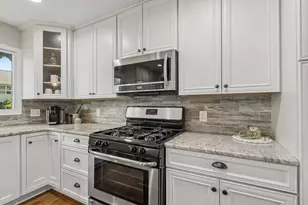 1108 Talbot Ln, Grayslake, IL 60030 - Photo 9