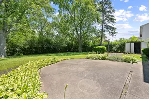 217 Willow Ave, Deerfield, IL 60015 - Photo 17