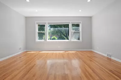 8156 Knox Avenue, Skokie, IL 60076 - Photo 13