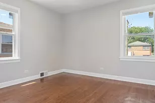 8156 Knox Ave, Skokie, IL 60076 - Photo 9