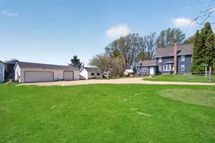 13730 Center Rd, Durand, IL 61024 - Photo 3