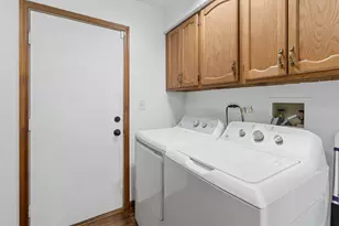 1108 E Oxford Ln, Arlington Heights, IL 60004 - Photo 9