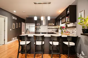 5049 N Neva Ave, Chicago, IL 60656 - Photo 5