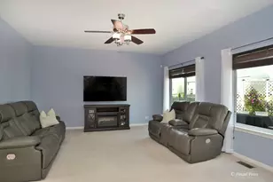 3283 Pinewood Dr, Yorkville, IL 60560 - Photo 5