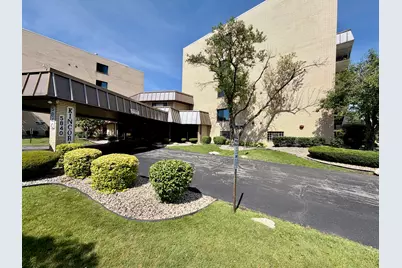 5840 W 104th Street #314, Oak Lawn, IL 60453 - Photo 1