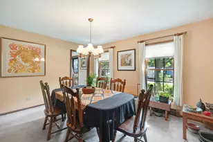 912 Burnham Ct, Glenview, IL 60025 - Photo 7