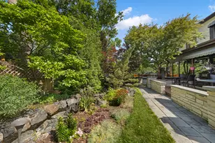 912 Burnham Ct, Glenview, IL 60025 - Photo 25