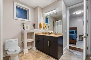 2455 W Walton St, Chicago, IL 60622 - Photo 25