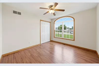 1346 Knolls Avenue S, Dekalb, IL 60115 - Photo 15