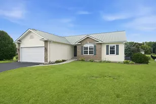 1346 Knolls Ave S, Dekalb, IL 60115 - Photo 1