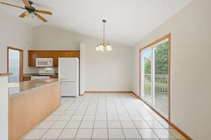1346 Knolls Ave S, Dekalb, IL 60115 - Photo 5