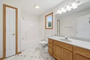 1346 Knolls Ave S, Dekalb, IL 60115 - Photo 11
