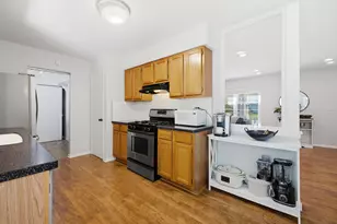 1110 W Glenn Trail, Elk Grove Village, IL 60007 - Photo 11