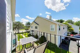447 N Cambridge Dr, Palatine, IL 60067 - Photo 11