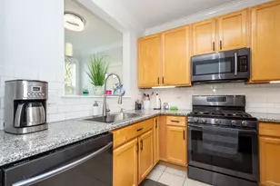 3136 Falling Waters Ln, Lindenhurst, IL 60046 - Photo 7