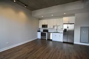3833 N Broadway St, Chicago, IL 60613 - Photo 3