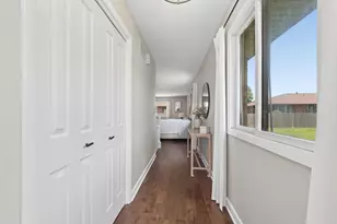 893 Meadow Ridge Ln, New Lenox, IL 60451 - Photo 5